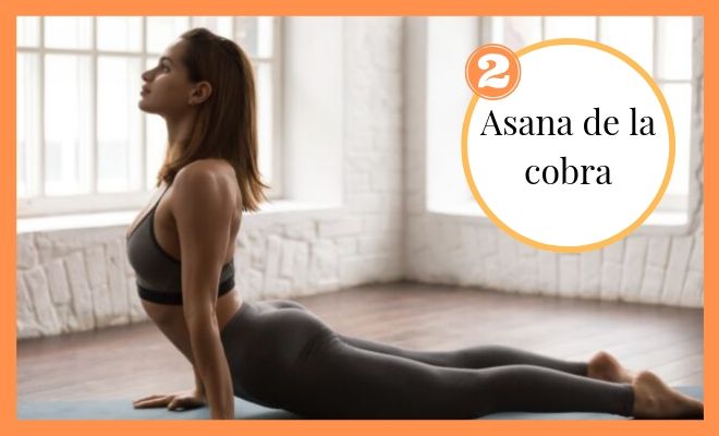 Así se hace la asana d la cobra para adelgazar
